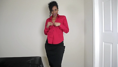 Monil migh and a milf get into diego