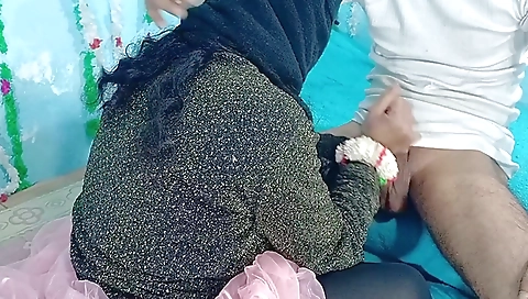 Shake that pussy to be fucked at the pool