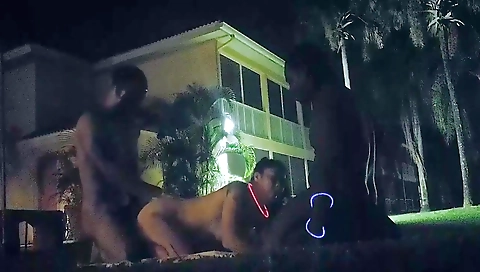 Mature woman fucks her tight pussy