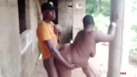 Make me and cum in her pussy